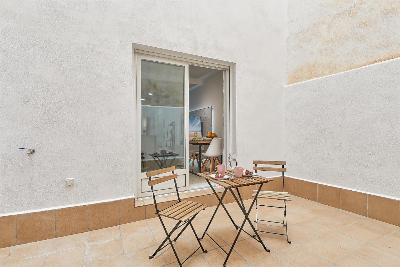Mareva Apartment Малага Екстериор снимка